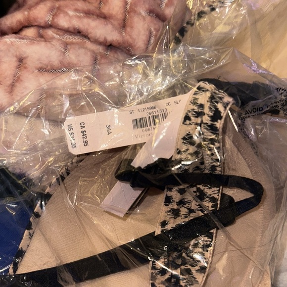 VICTORIA'S SECRET
Sexy Tee Lacie Push-Up Bra - Picture 4 of 5